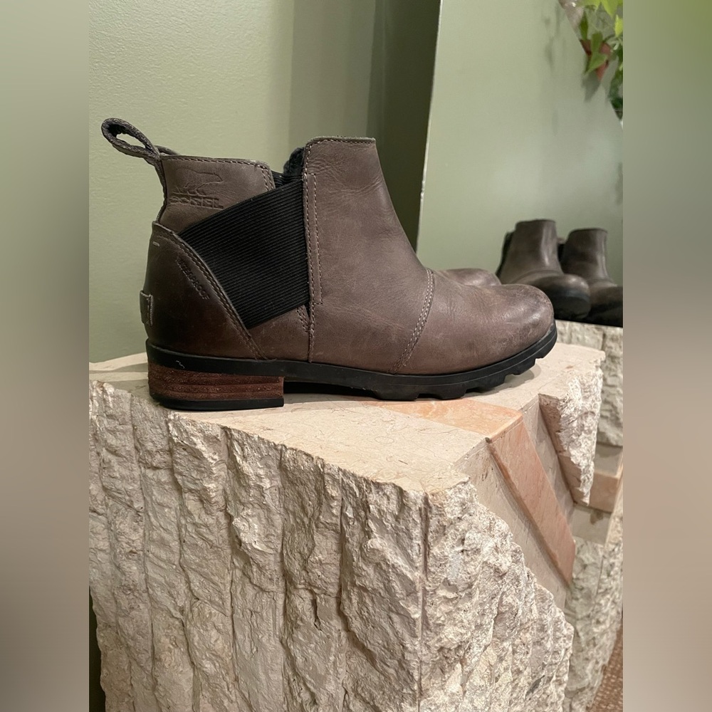 SOREL Emelie (Chelsea style) boots